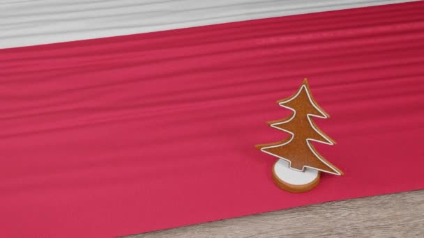 Gingerbread Σπίτι Σημαία Της Πολωνίας Στο Τραπέζι — Αρχείο Βίντεο