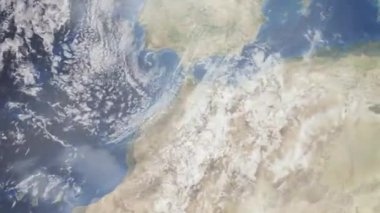 Dünyanın uzaydan şehire yakınlaşması. Üç boyutlu animasyon. Fas 'taki Meknes şehrine yakınlaş. Video görüntülerini stokla. 4K
