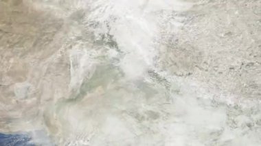 Dünyanın uzaydan şehire yakınlaşması. Üç boyutlu animasyon. Ludhiana, Hindistan 'a yakınlaş. Video görüntülerini stokla. 4K