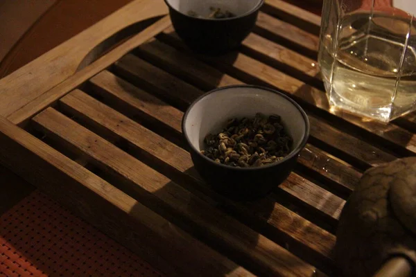 Szirom Tea Egy Csészében Kész Főzni Vízzel Teáskanna Felkészülés Jövőbeni — Stock Fotó