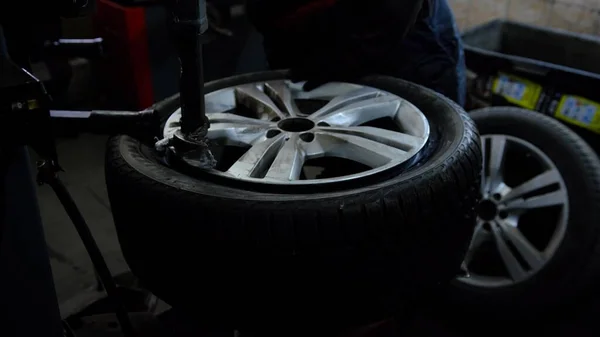 Repair Mounting Tire Inflate Air Special Device Service Station Replacement — Stock Photo, Image