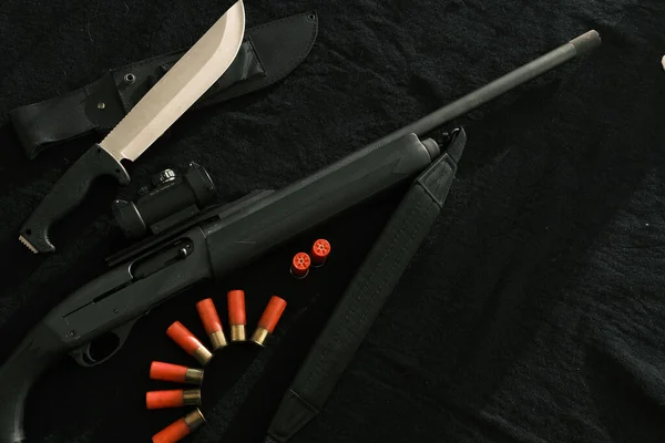 Fegyver Fekete Ruhán Kés Puska Lövedékek Felülnézet Kés Puskalövedék Legjobb — Stock Fotó