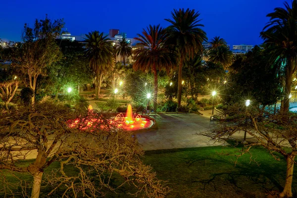 パルマス市のドーラマス公園の夜景 — ストック写真