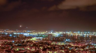 Las Palmas şehrinin gece manzarası