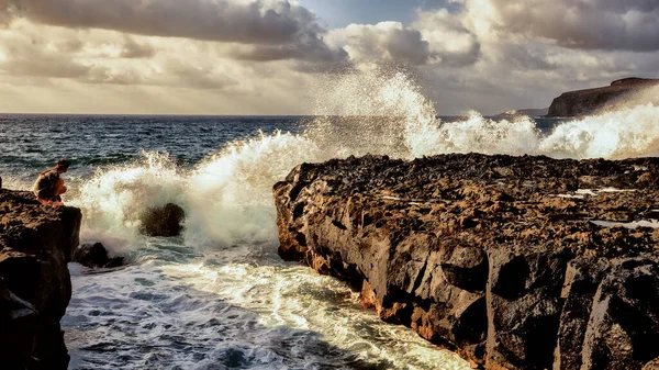 Ondas Nas Passarelas Agaete Ilha Gran Canaria — Fotografia de Stock