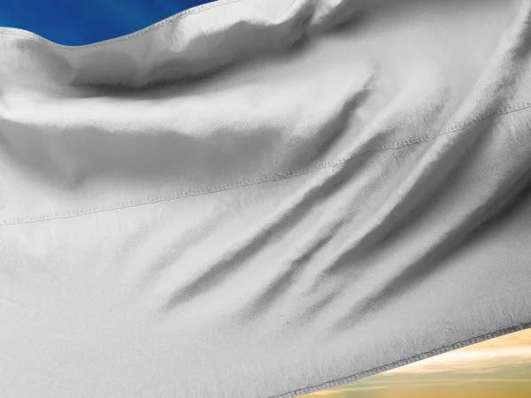 Branco Blank Flag Mockup Com Sky Background Rendering — Fotografia de Stock