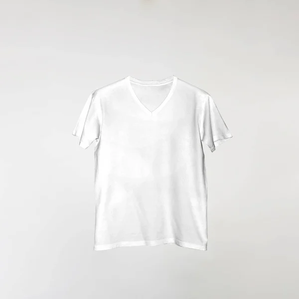 Shirt Bianche Bianche Bianche Mockup Appese Muro Grigio Rendering — Foto Stock