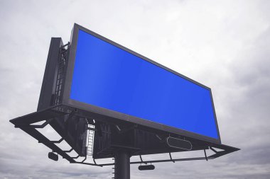 Kentteki Reklamcılık Moda Panosu