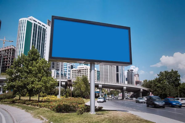 Реклама Outdoor Mockup Billboard City — стоковое фото