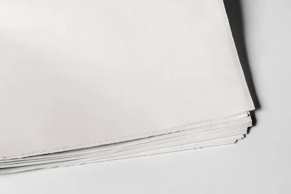 新聞広告雑誌パンフレットモックアップ3Dレンダリングホワイト背景 — ストック写真