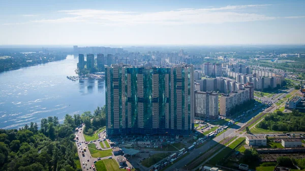 Hermosa vista aérea de un rascacielos en San Petersburgo — Foto de Stock