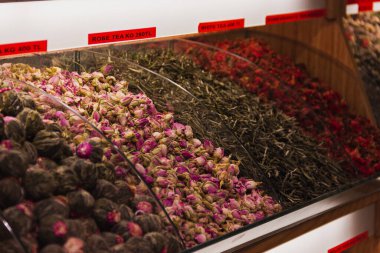 Istanbul'da kapalı çarşı üzerine baharat