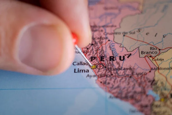 秘鲁钉在世界地图上 秘鲁旅行目的地规划 — 图库照片