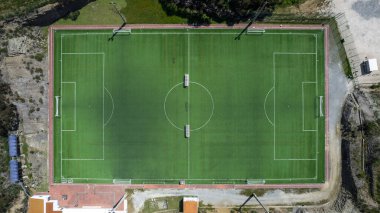 Futbol sahası. Futbol sahası çizgisinden yukarıdan görüntüle