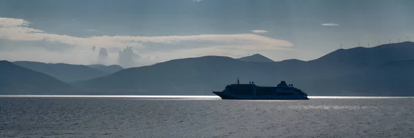 Egy Nagy Sétahajó Öbölben Nafplion Görög Városához Közel — Stock Fotó