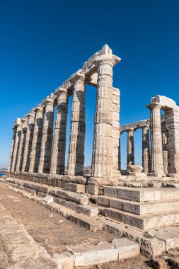Poseidon tapınağının eteğindeki Cape Sounion 'da sabah..