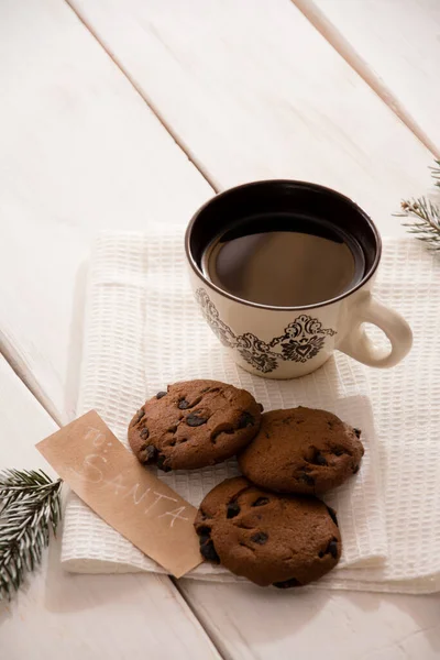 Biscoitos Para Papai Noel Xícara Café Fundo Madeira Branca Conceito — Fotografia de Stock