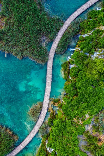 Plitvice Croácia Vista Aérea Cima Para Baixo Uma Passarela Madeira — Fotografia de Stock