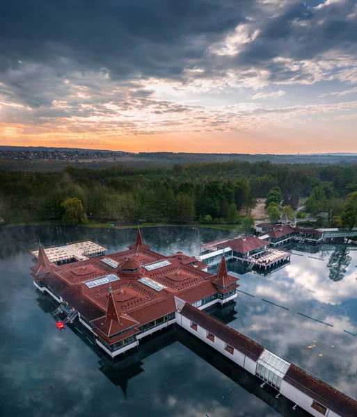 Heviz Maďarsko Letecký Pohled Jezero Heviz Při Východu Slunce Druhé — Stock fotografie