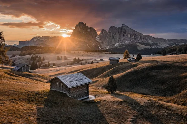 Alpe Siusi Italy Beautiful Autumn Sunrise Wooden Chalets Seiser Alm — 图库照片