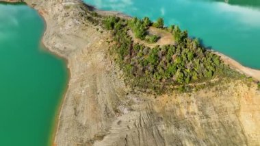 Dağ nehri arkaplan yapısı