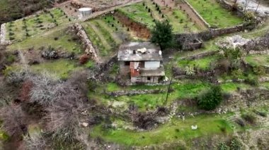 Dağ nehri arkaplan yapısı