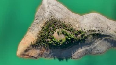 Dağ nehri arkaplan yapısı