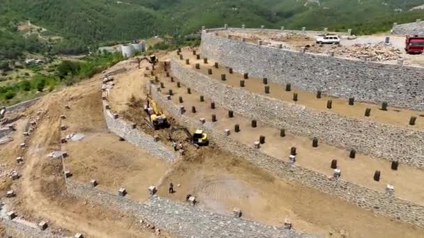 Agricultores Construyendo Campo Aguacate Vista Aérea — Vídeo de stock