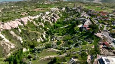 Manzara çok güzel ve tarihle dolu. Aerial View Cappadocia, Anadolu 'nun eski bir bölgesidir..