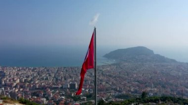 Alanya Parkı 'nda Türk bayrağı