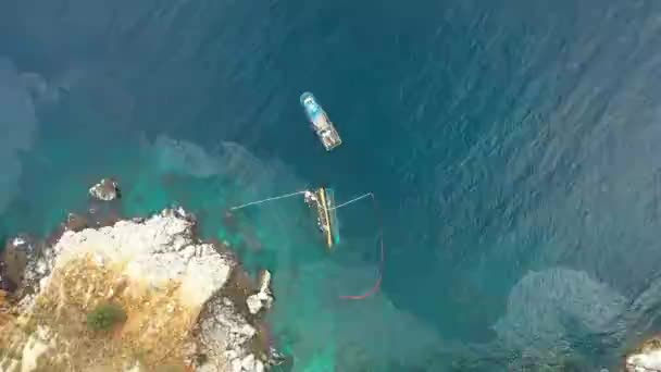 Nsansız Hava Aracı Ile Çekilen Fırtınada Bir Zevk Gemisi Battı — Stok video