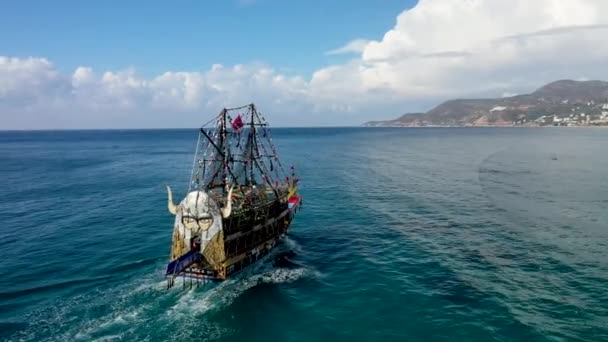 Yate Orilla Del Mar Mediterráneo — Vídeo de stock