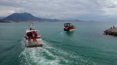 Denizdeki gemi insansız hava aracı ile filme alındı.