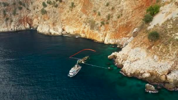 드론을 촬영된 여객선 침몰했다 — 비디오