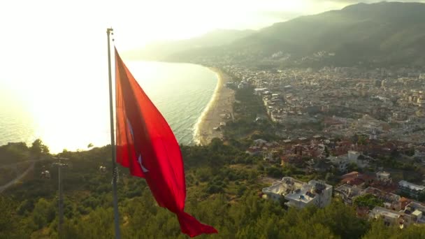 トルコの旗が街中に — ストック動画