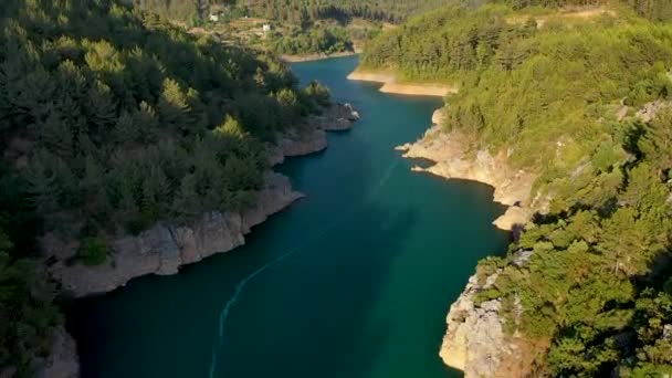 Pont Sur Rivière Montagne Filmé Sur Drone — Video