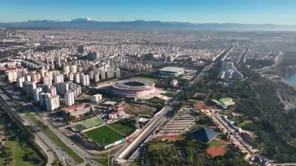 Città Piedi Delle Montagne — Video Stock