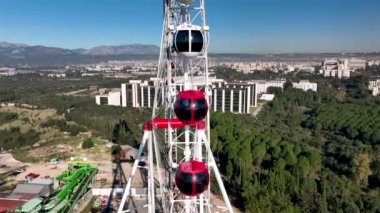 Antalya 'da Dönme Dolap Türkiye Hava Görüntüsü 4 K