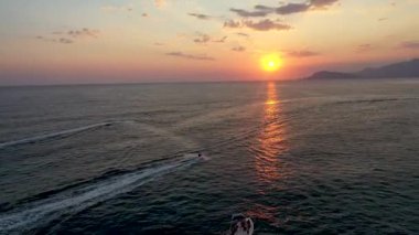 Su sporları paraşütü yapan Türkiye Alanya, İHA ile çekim yaptı