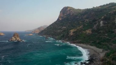 Sabah deniz manzarası tepeden