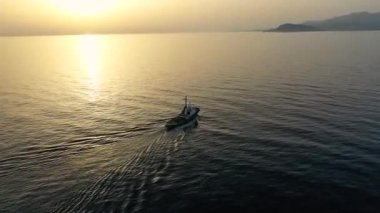 Römorkör gemisi liman havalimanı Türkiye Alanya 'ya yelken açtı