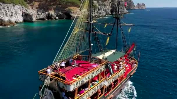 Yacht Sulla Riva Del Mar Mediterraneo — Video Stock
