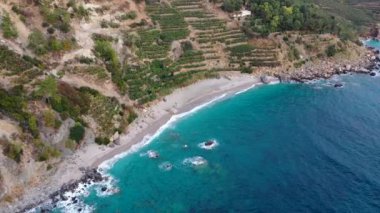 Alacakaranlıkta vahşi sahil