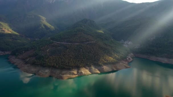 Гірська Річка Високо Горах — стокове відео