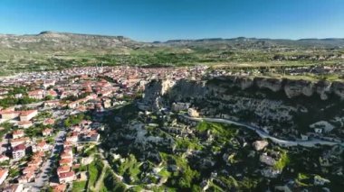 Muhteşem bir manzara. Kapadokya Türkiye 'nin popüler bir turizm beldesi