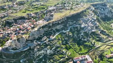Muhteşem bir manzara. Kapadokya Türkiye 'nin popüler bir turizm beldesi