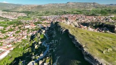 Muhteşem bir manzara. Kapadokya Türkiye 'nin popüler bir turizm beldesi