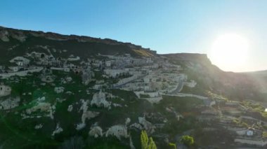 Muhteşem bir manzara. Kapadokya Türkiye 'nin popüler bir turizm beldesi