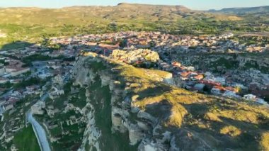 Muhteşem bir manzara. Kapadokya Türkiye 'nin popüler bir turizm beldesi