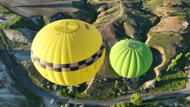 Hot Air Balloons Fly Mountainous Landscape Cappadocia Turkey Aerial View — Video Stock